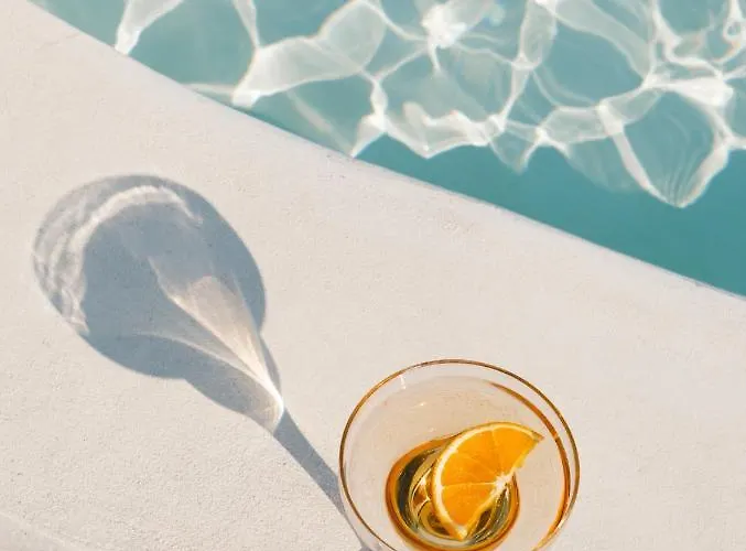 Elysian Retreat Hotel Oia (Santorini)